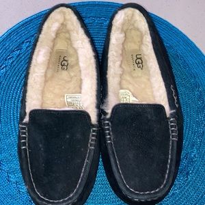 UGG  Moccasin Loafer Slippers Shoes Size 6
